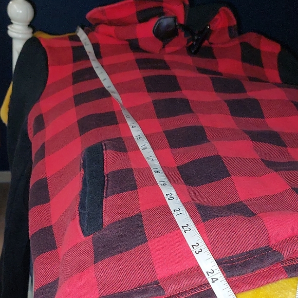 Plaid Red and Black Women's Sweater - Picture 7 of 7